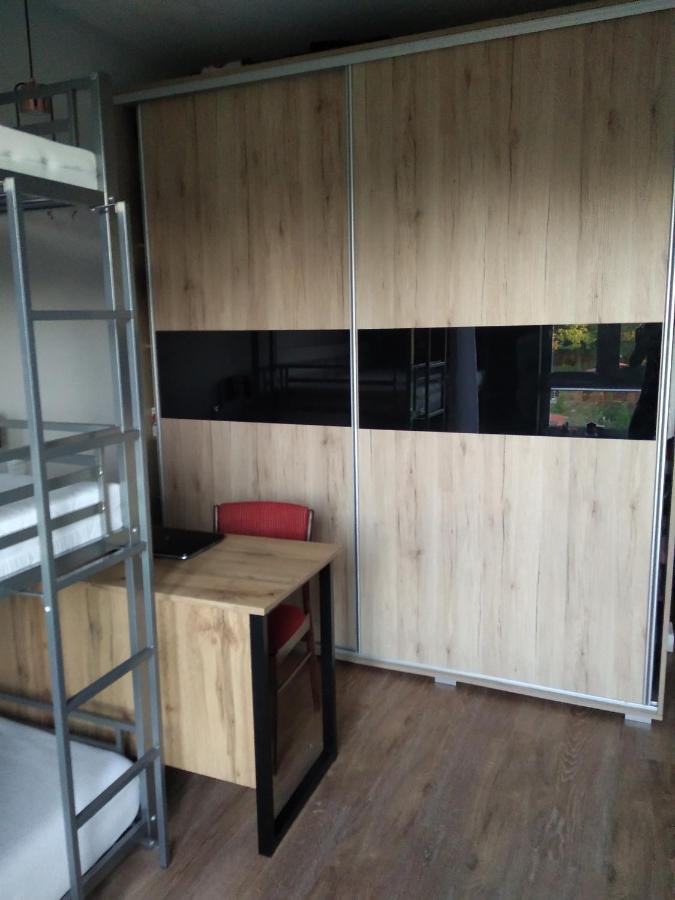 Radlinska Folwark Hostel Келце Екстериор снимка